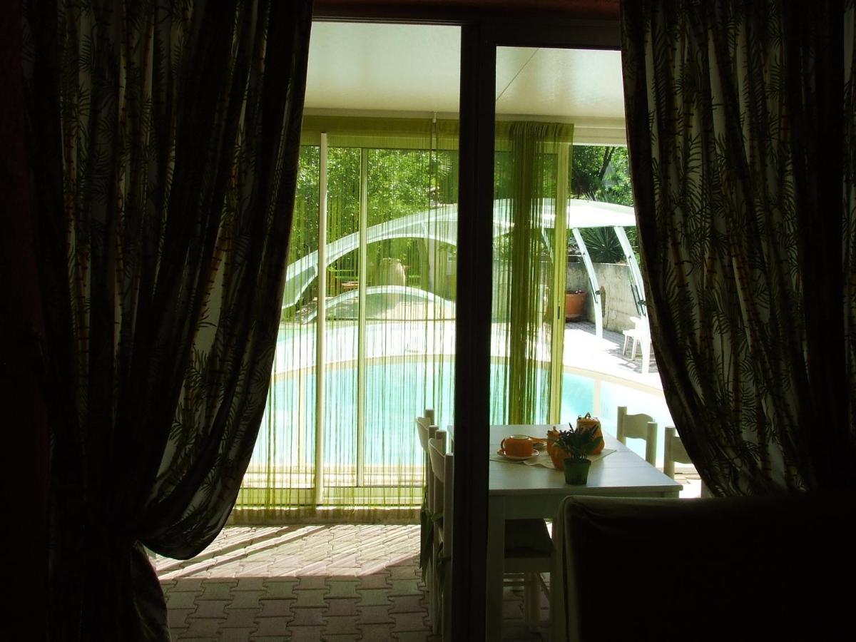Bed and Breakfast Lou Pin Dou Papet Roquevaire Pokoj fotografie
